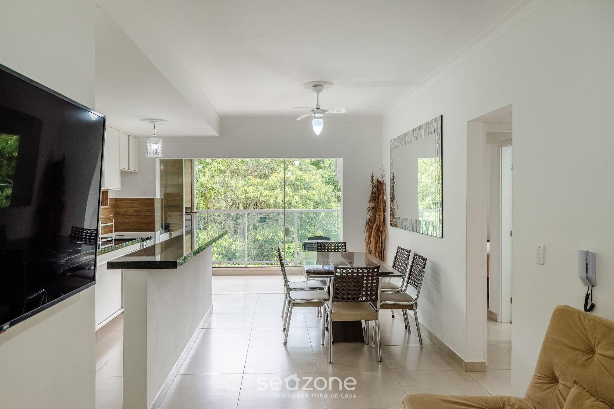 Apartamento com Varanda